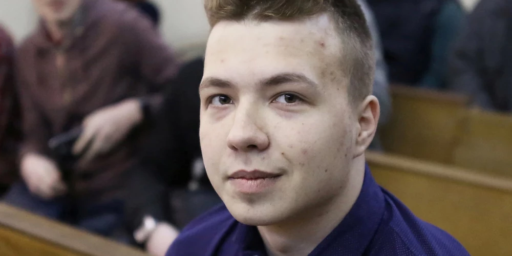 Суд в Беларуси приговорил экс-главреда Telegram-канала NEXTA Романа Протасевича к 8 годам колонии