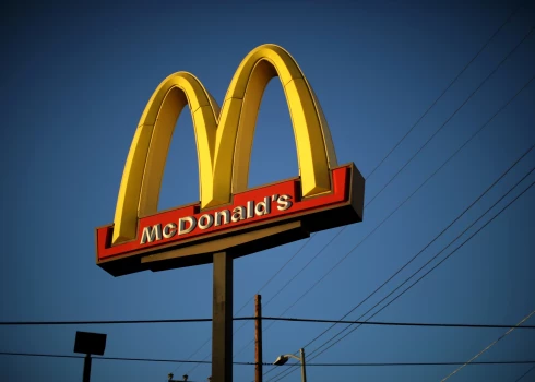ASV "McDonald's" restorānā nodarbina divus 10 gadus vecus bērnus 