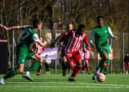 FOTO: futbola virslīgā "Liepāja" spēlē neizšķirti ar "Metta"; neizšķirts arī Daugavpilī