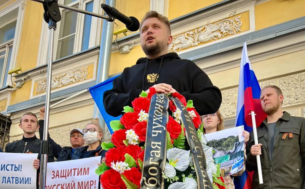 FOTO: Žirinovska partija 4. maijā nosvinēja “Latvijas bēres”