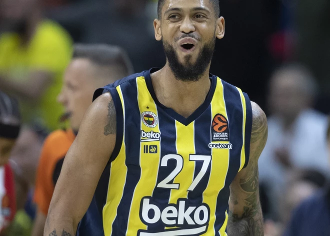 "Fenerbahce" panāk izšķirošo spēli ULEB Eirolīgas ceturtdaļfinālā pret regulārās sezonas uzvarētājiem