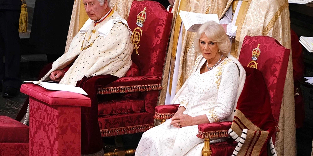 Karalis Čārlzs III un viņa sieva Kamilla kronēta par karalieni.