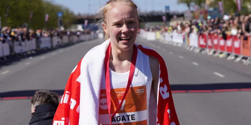 Caune ar jaunu Latvijas rekordu uzvar piecu kilometru skrējienā