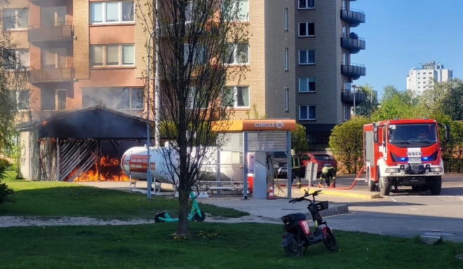 Возгорание произошло в деревянном домике охранника площадью 20 кв.м.