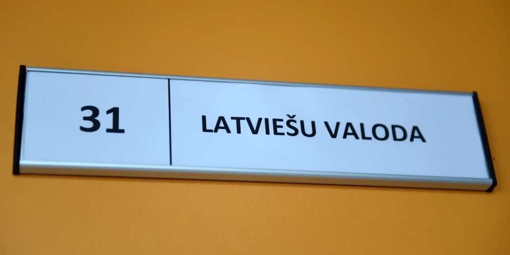 “Mācīties latviešu valodu ir pareizi, bet šis spiediens ir nepareizs,” Krievijas pilsone pauž pārdomas par obligāto latviešu valodas eksāmenu