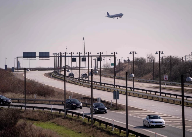 Uzlādē auto brauciena laikā! Zviedrijā taps pasaulē pirmais elektriskais ceļš