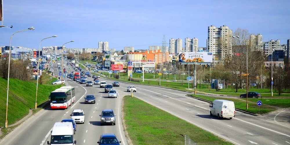 Lietuvā bažījas, ka seniori zaudēs tiesības vadīt auto: būs jauna veselības pārbaužu kārtība