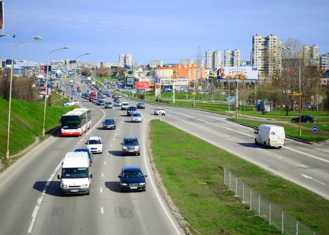 Lietuvā bažījas, ka seniori zaudēs tiesības vadīt auto: būs jauna veselības pārbaužu kārtība