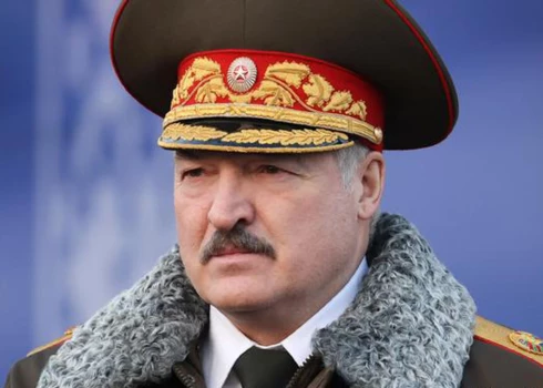 Почему Лукашенко после парада срочно покинул Москву?