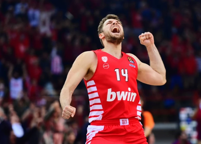 "Olympiakos" izšķirošajā mačā nopelna "Final 4"; Kurucam un Pasečņikam sekmīgs sniegums uzvarās
