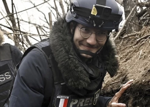 Под Бахмутом убит французский журналист; команда латвийских новостей работала там за два часа до трагедии