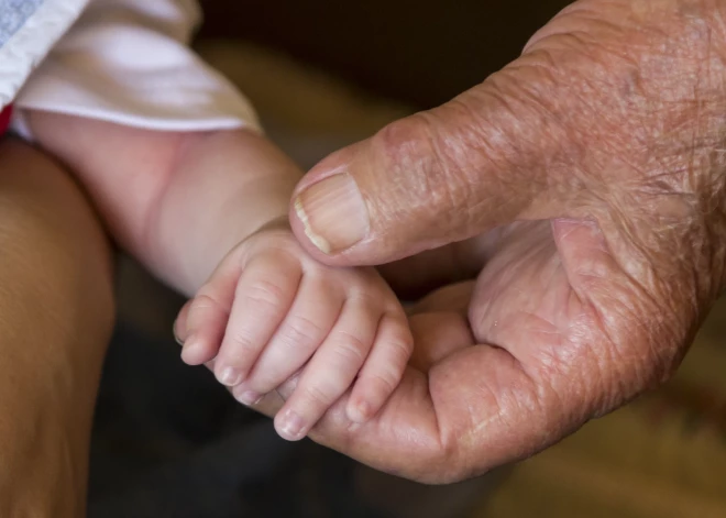Ar kādiem riskiem jārēķinās, ja par bērna tēvu kļūst vīrietis gados?