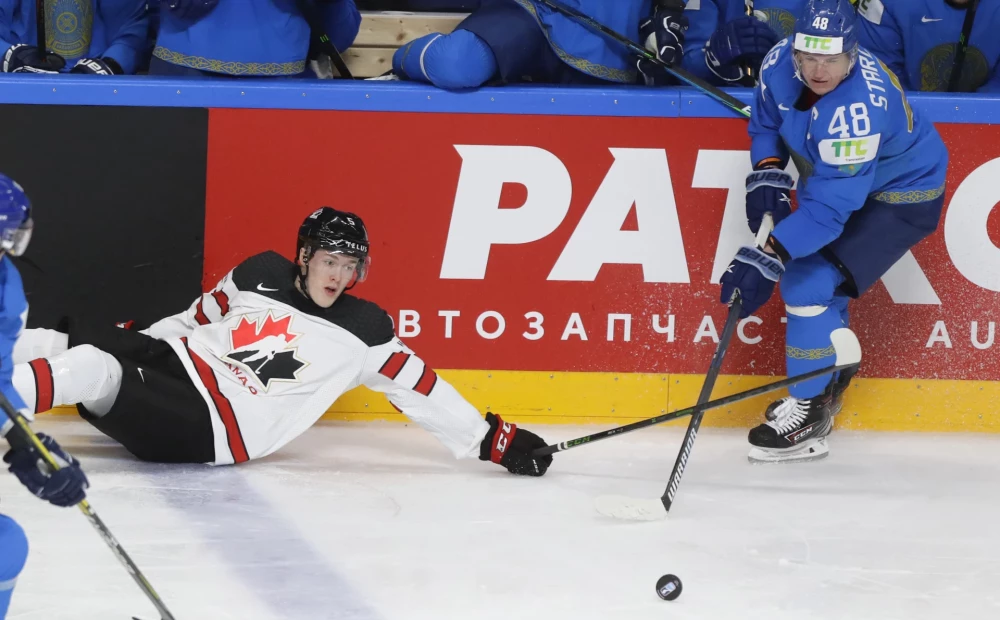 Kasakherne, som testet styrken mot inntrengerne, brakte 10 KHL-hockeyspillere til Riga