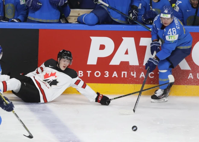 Pret okupantu izlasēm spēkus pārbaudījušie kazahi uz Rīgu atveduši 10 KHL hokejistus