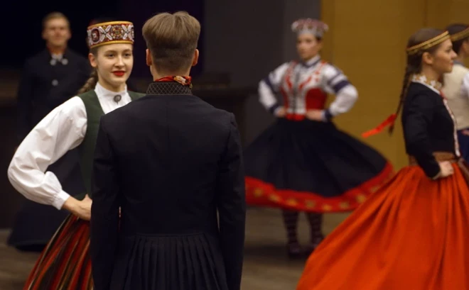 Latviešiem tautastērps ir tautas kultūras kods un nacionālās identitātes simbols.