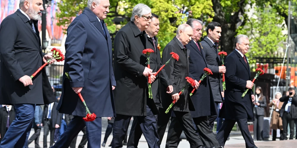 Живой щит или холодный расчет. Зачем семь лидеров стран СНГ приехали на парад Победы в Москве
