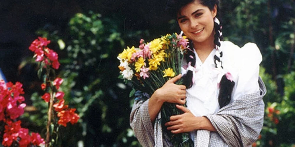   35 лет спустя: как сейчас выглядит звезда сериала "Просто Мария" Виктория Руффо