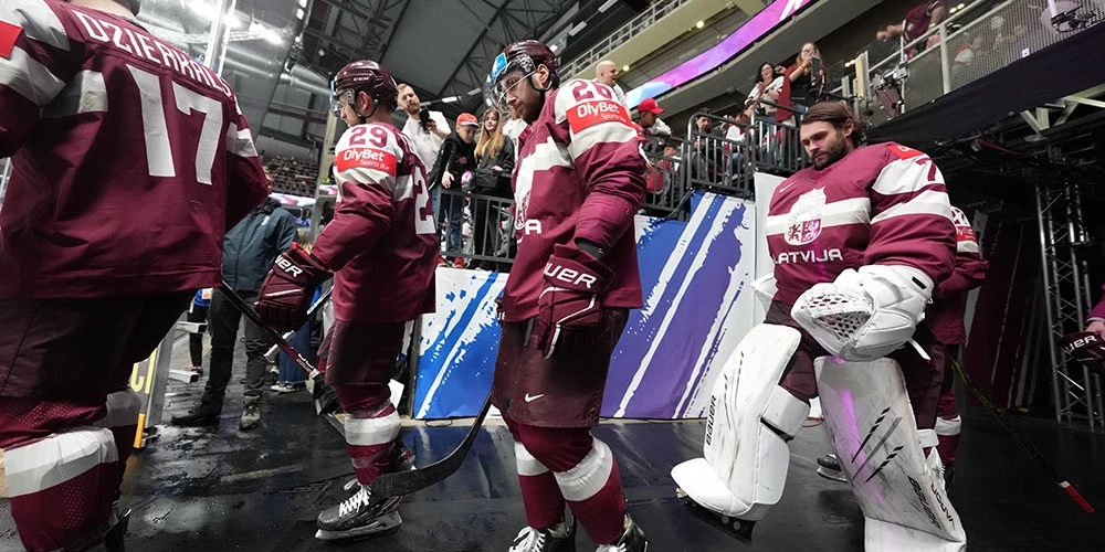 Latvijas hokeja izlasei svarīgs mačs ar Slovākiju cīņā par ceturtdaļfinālu