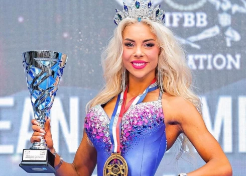 21 gadu vecā Regīna Mandrika izcīnīja IFBB Eiropas čempiones titulu kategorijā "Fit Model +172 cm".