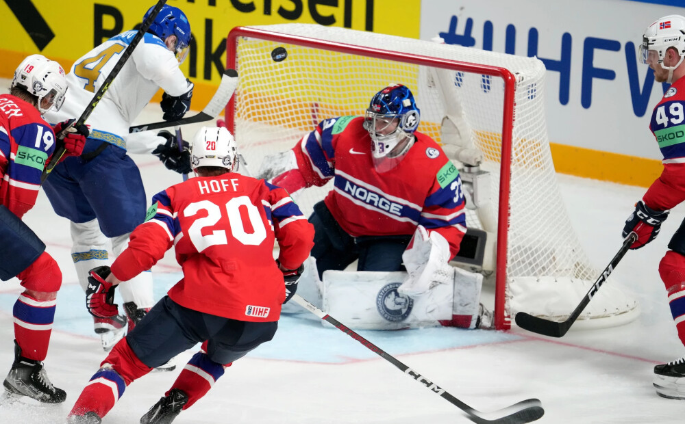 Kazahstānas hokejisti pēcspēles metienos uzvar Norvēģiju; Dānija pārspēj Ungāriju