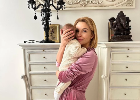 Ольга Орлова показала лицо дочери спустя три месяца после родов
