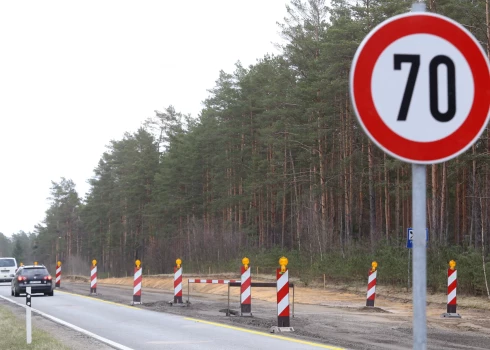 Uz valsts autoceļiem atsākušies aktīvi remontdarbi un daudzviet ieviesti satiksmes ierobežojumi