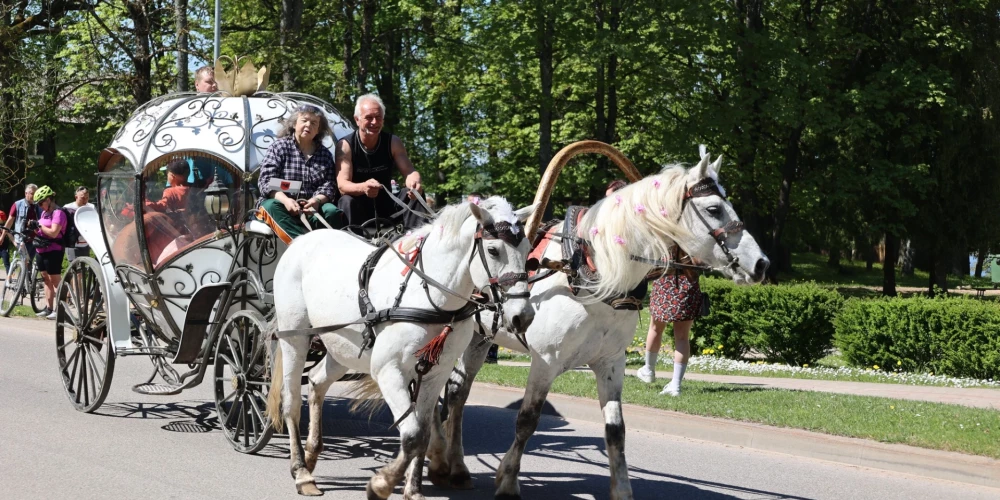 Zirgu parāde Balvos.