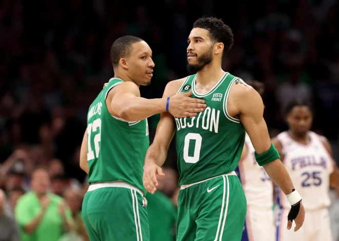 Teitums un "Celtics" septītajā spēlē sagrauj līgas vērtīgāko spēlētāju Embīdu un "76ers"