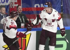 Jāsāk krāt punktus. Latvijas hokeja izlasei svarīga cīņa pret nekad neuzvarēto Čehiju