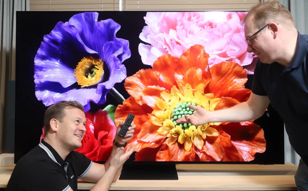 “Experience the Magic of Samsung’s 77-inch OLED TV: A Review of Picture Quality, Sound, and Features”