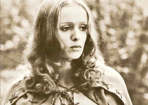 Скоропостижно скончалась популярная латвийская актриса Регина Разума