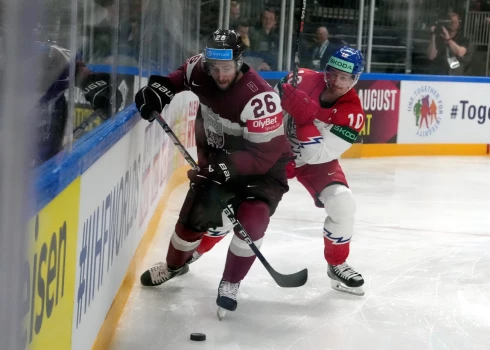 Latvijas hokejistu spēle vairākumā joprojām zem smagas kritikas