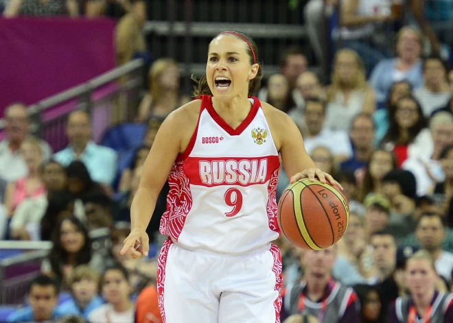 Latvijas sieviešu basketbola izlasi sāpinājusī Krievijas olimpiete saņem diskvalifikāciju par grūtnieces pazemošanu