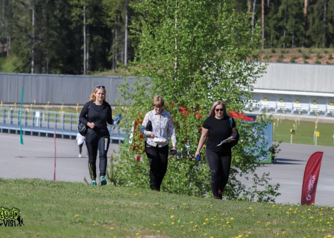  Pagājušajā nedēļas nogalē sporta un atpūtas bāzē “Smeceres sils” ģimeniskā atmosfērā tika aizvadīts pirmais šīs sezonas "Ejam visi!” pārgājienu seriāla posms "Ejam visi Madonā!” Iepazīt Madonu pārgājienā devās vairāk nekā 500 lieli un mazi aktīvā dzīvesveida piekritēji no visas Latvijas.