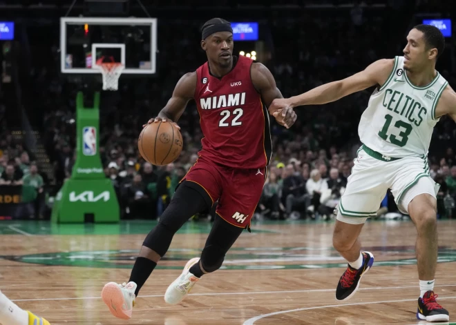 Batlers un "Heat" pirmajā spēlē viesos pārsteidz arī "Celtics"