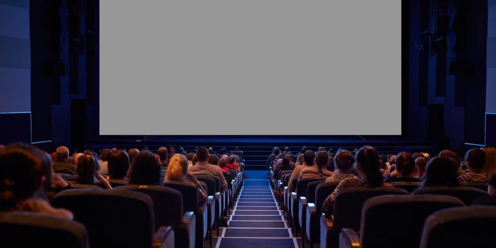 Испания спонсирует своих пенсионеров для посещения кинотеатров