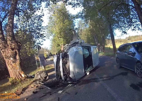 ДТП в Царникаве: пожарный помог водителю, а потом пострадал сам — его увезли в больницу