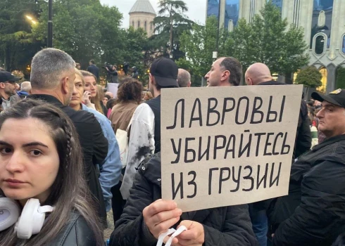 Gruzīni dusmīgi un protestē pret Lavrova meitas braucienu uz Gruziju