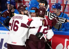 Грандиозная победа! Сборная Латвии по хоккею на чемпионате мира обыграла команду Казахстана
