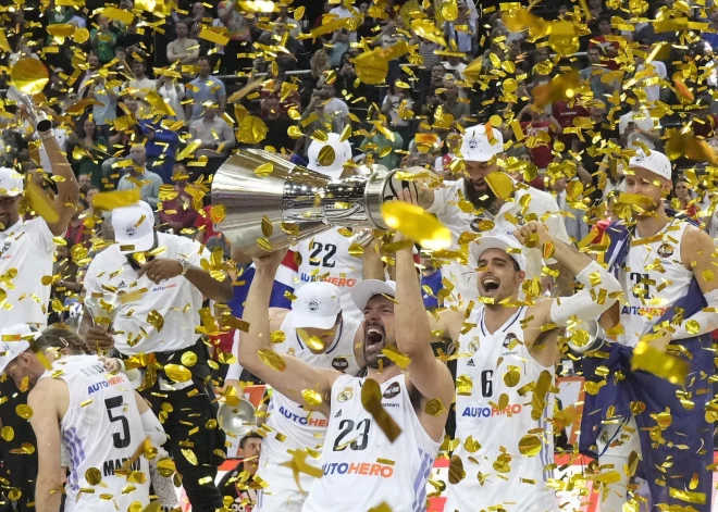 Madrides "Real" basketbolisti spraigā galotnē izcīna Eirolīgas čempiontitulu