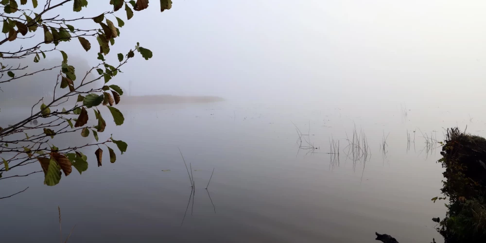   На озере в Краславском крае перевернулась лодка: один человек спасся, второго не удалось найти