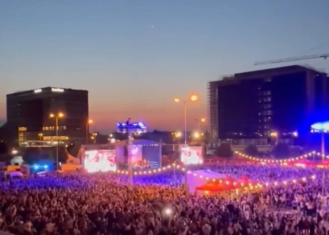VIDEO: Latvijai gūstot uzvaras vārtus, fanu pūlis aiz sajūsmas "eksplodē"