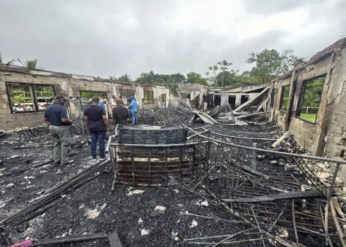 Трагедия в Гайане: ученица, у которой отобрали телефон, устроила пожар в общежитии - 19 детей сгорели заживо