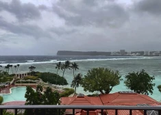 Spēcīgs taifūns šķērso ASV Klusā okeāna zonu