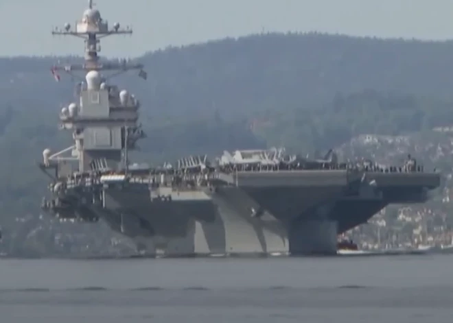 VIDEO: Oslo ieradies pasaulē lielākais karakuģis; Krievijas vēstniecība asi nosodījusi šādu vizīti