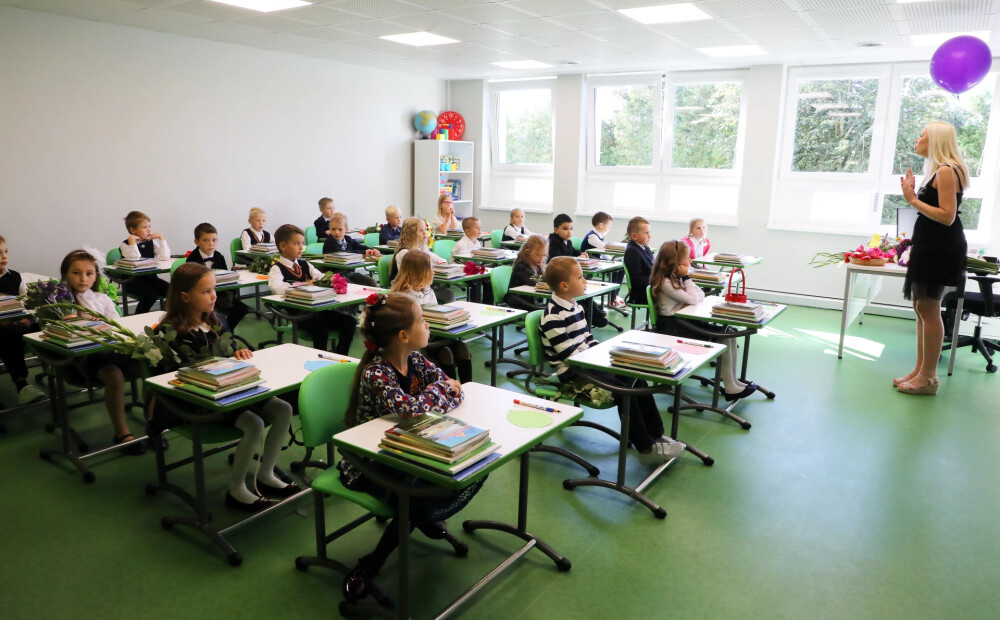 Trūkst skolotāju - lielākais risks pārejai uz mācībām latviešu valodā 