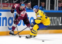 VIDEO: Latvijas izlase spēlē pret Zviedriju gūst 3 vārtus un izcīna vēsturisku uzvaru
