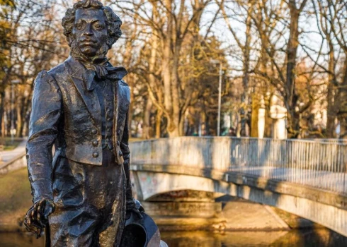 Стало известно, кому Рижская дума может передать памятник Пушкину
