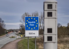 Videonovērošanas sistēma, digitālā robežkontrole uz robežas ar Poliju, uzņemta robežšķērsošanas punktā no Radomierzces Polijā uz Hāgenverderi Vācijā.