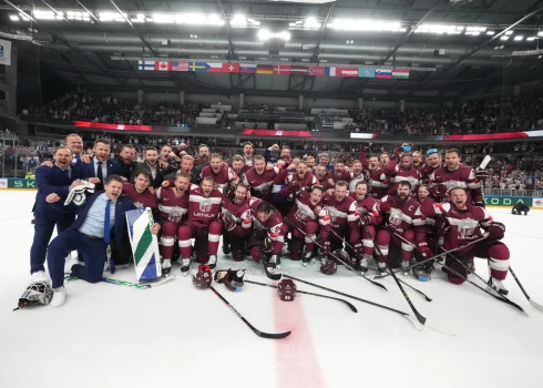 Сильнейшая! Сборная Латвии по хоккею после победы над Швецией вышла на первое место в мировом рейтинге IIHF